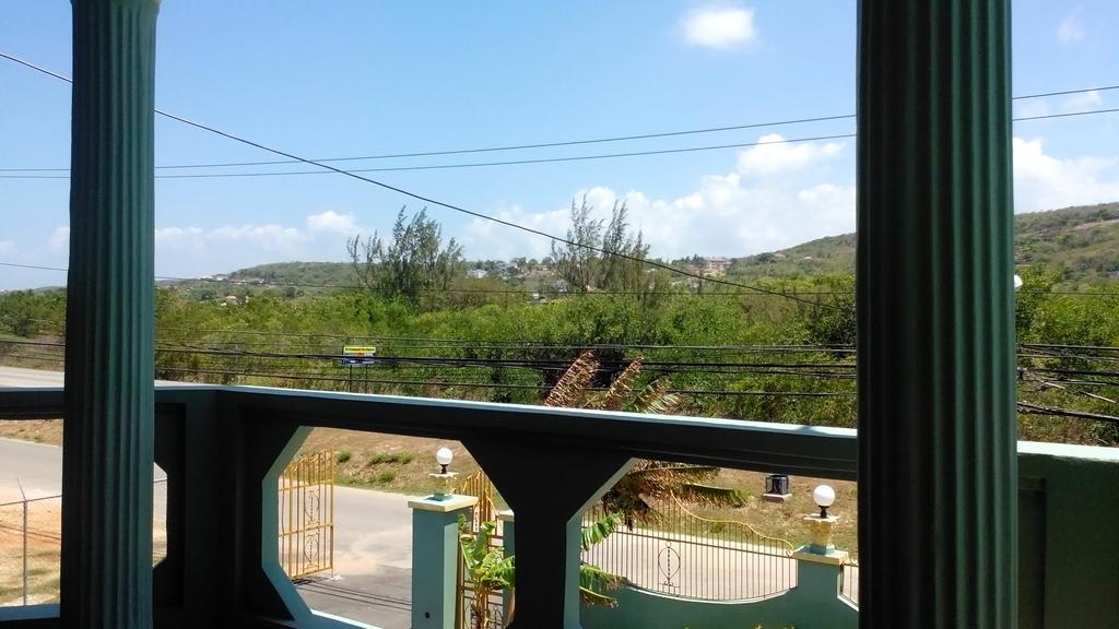 Hotel Tropik Leadonna Montego Bay Exteriör bild