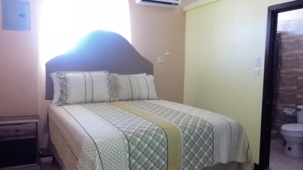 Hotel Tropik Leadonna Montego Bay Exteriör bild