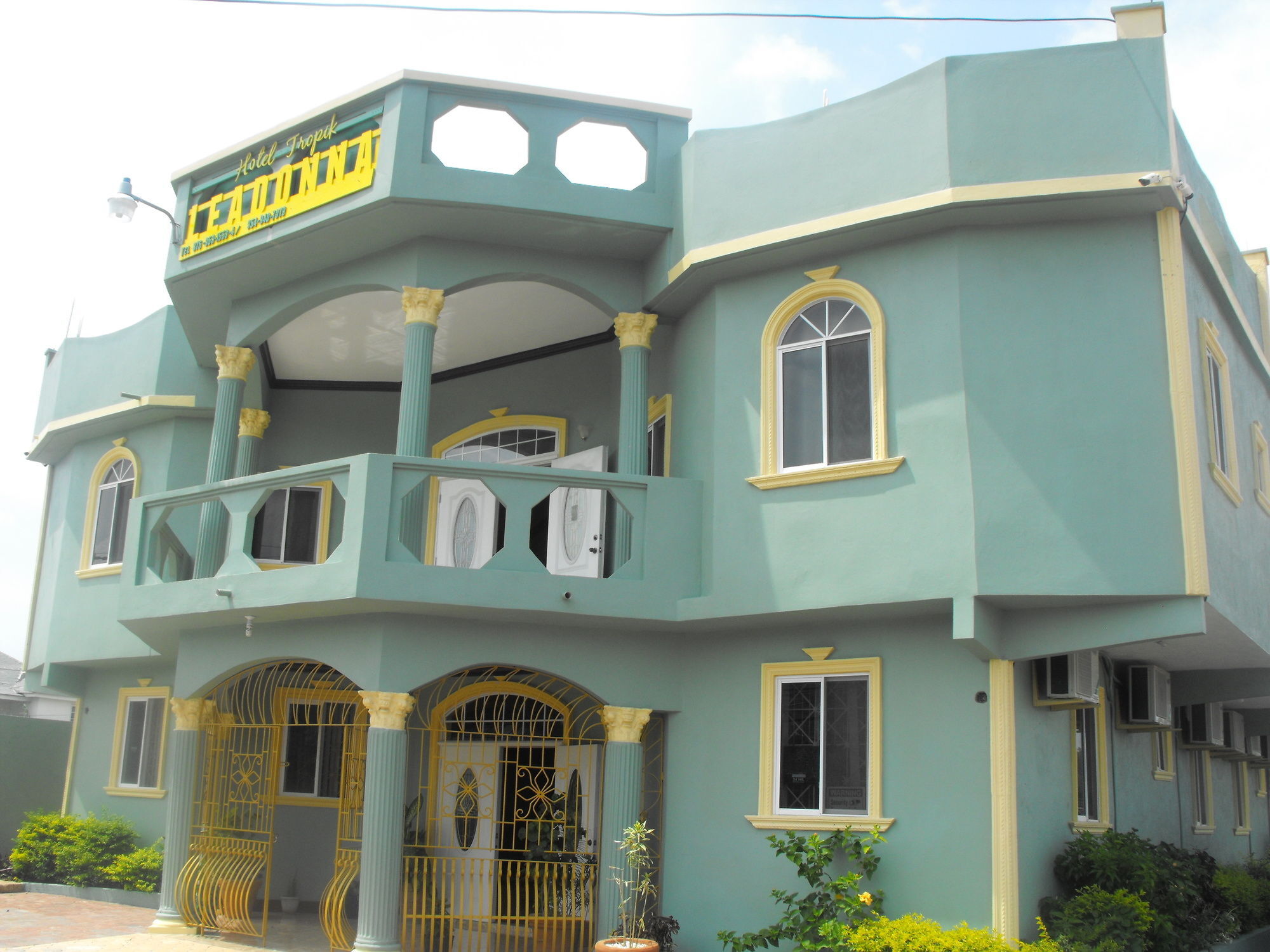 Hotel Tropik Leadonna Montego Bay Exteriör bild