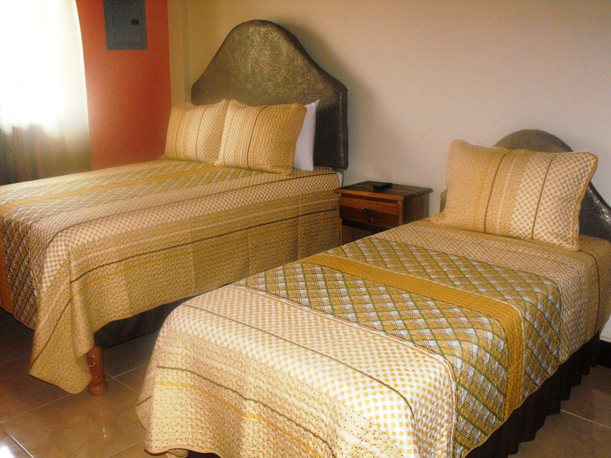 Hotel Tropik Leadonna Montego Bay Exteriör bild