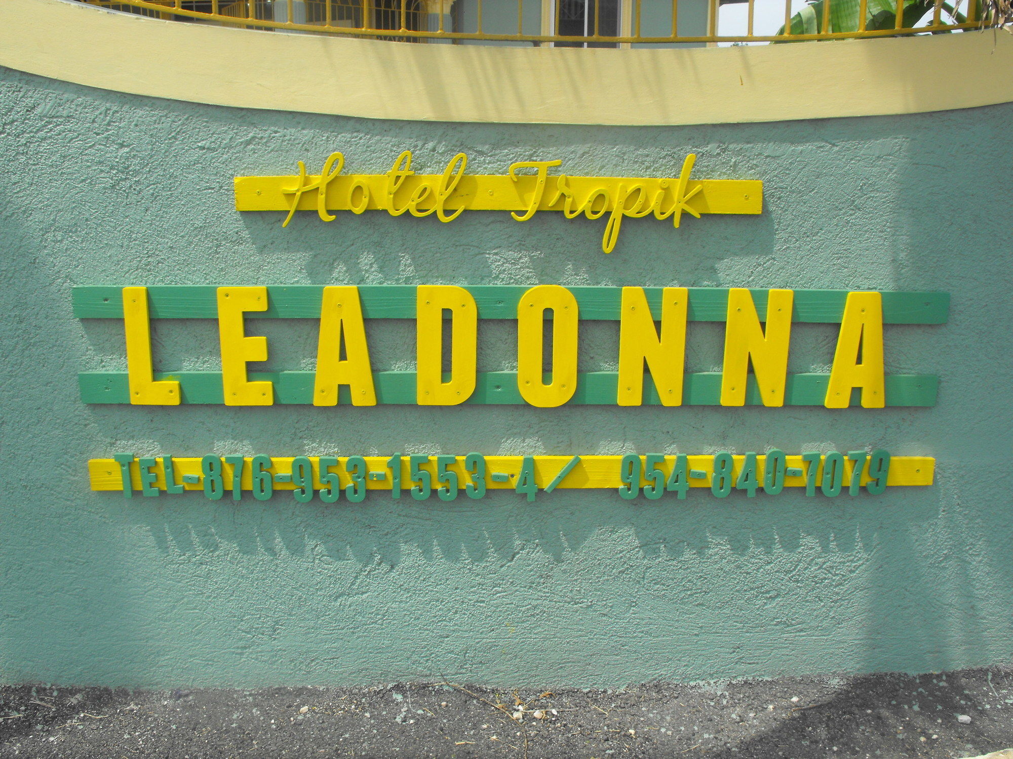 Hotel Tropik Leadonna Montego Bay Exteriör bild