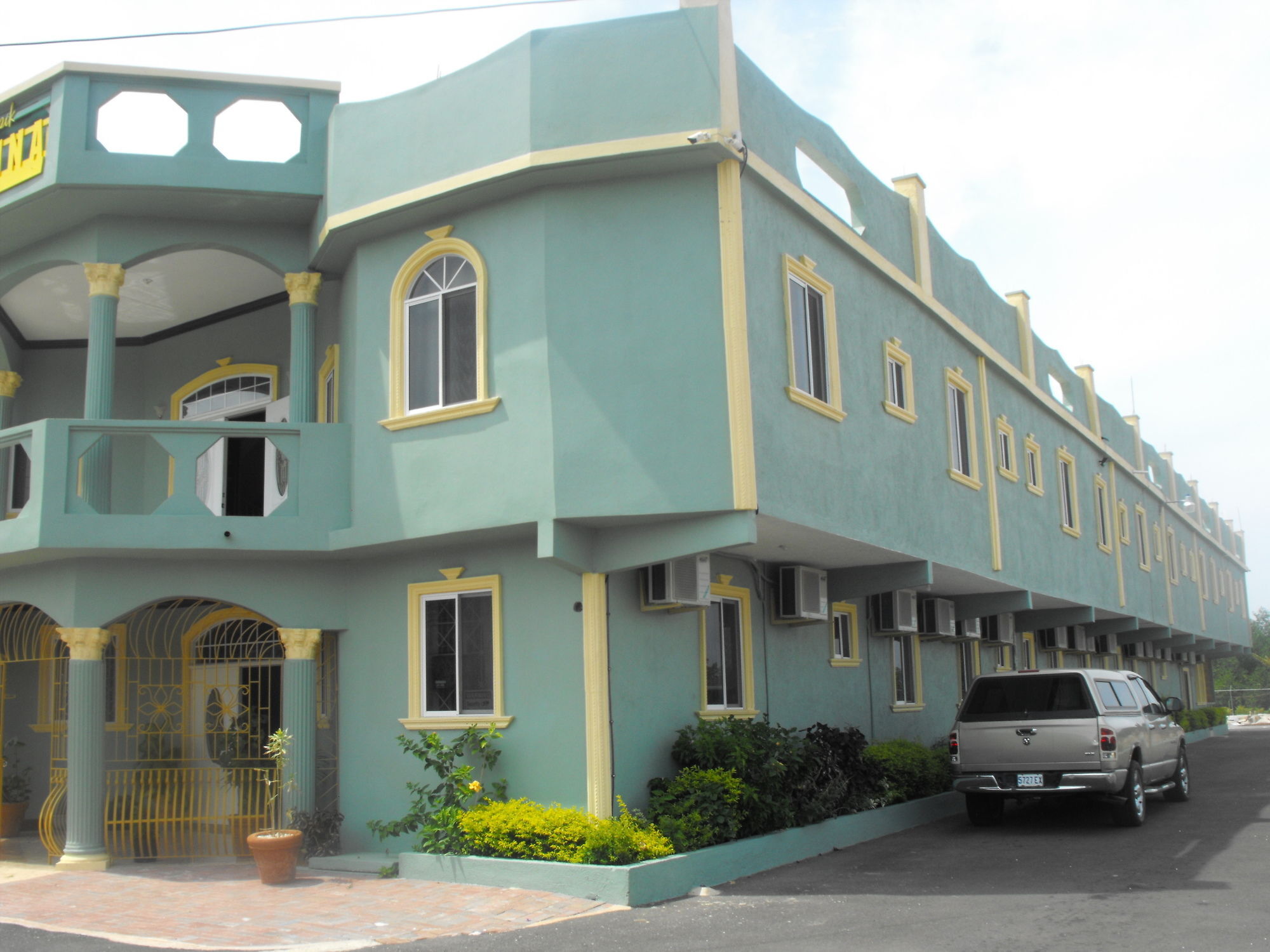 Hotel Tropik Leadonna Montego Bay Exteriör bild