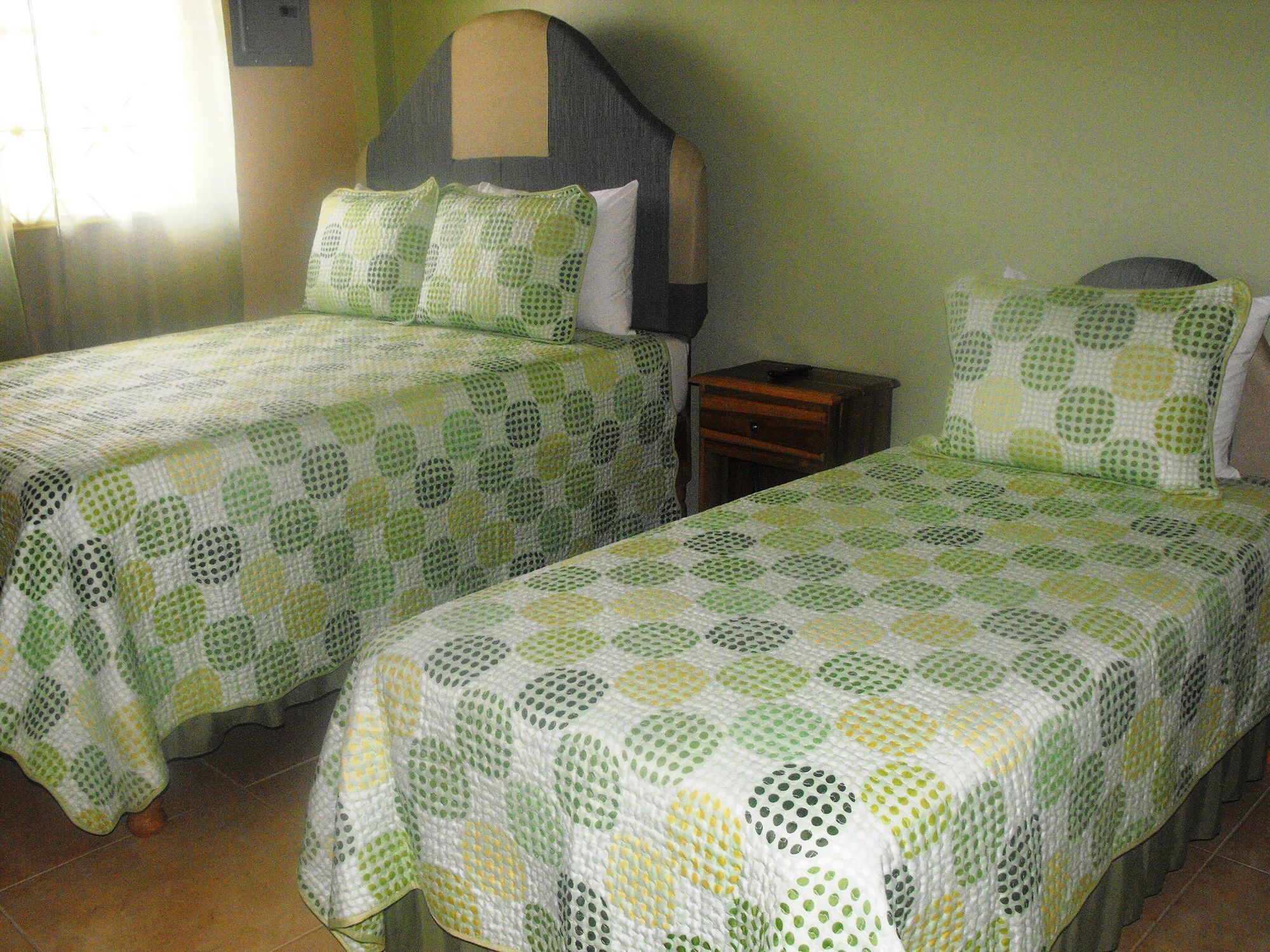 Hotel Tropik Leadonna Montego Bay Exteriör bild